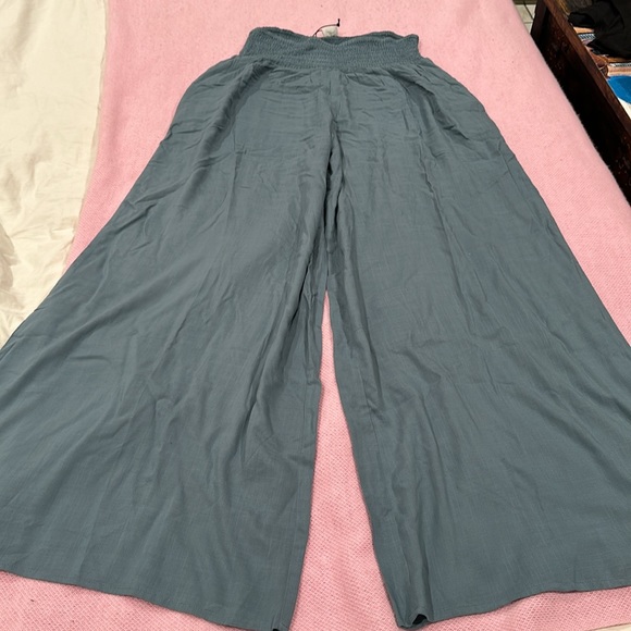 Bila 77 set off the shoulder crop top and pants - Picture 6 of 9